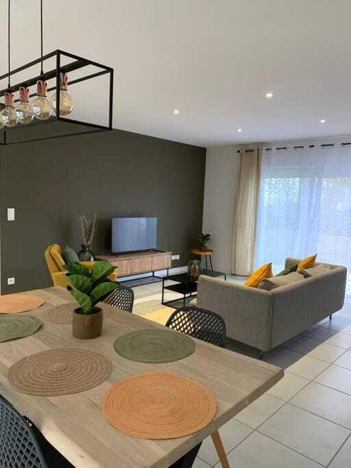 Charmante Villa Châtellerault Екстериор снимка